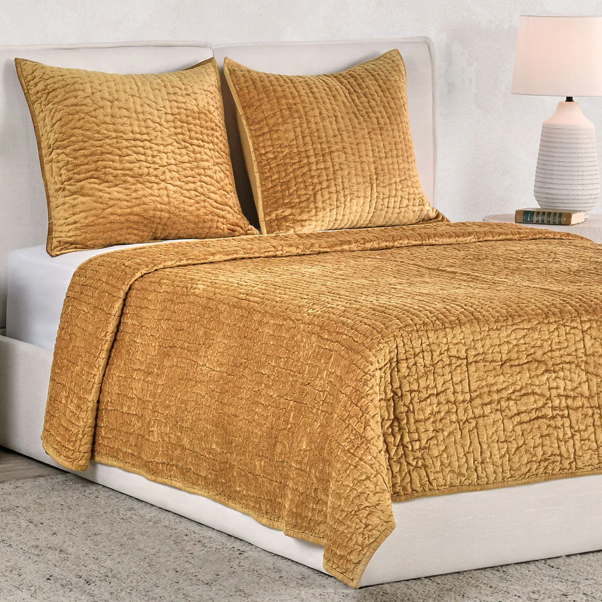 Bari Velvet Honey Gold Quilt