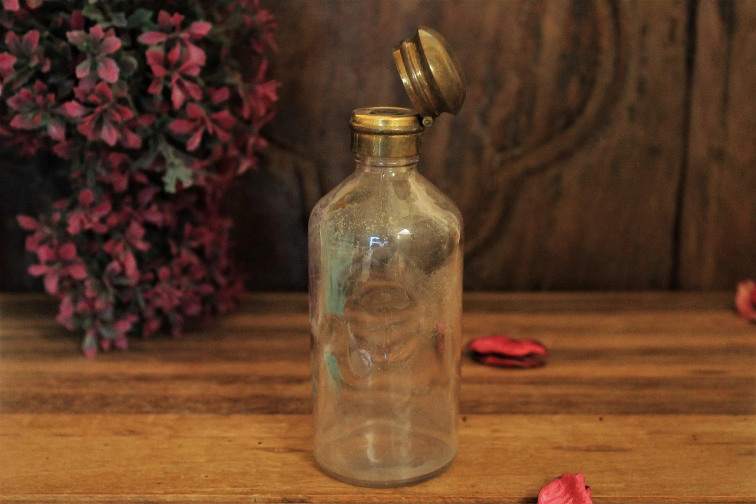 Beautiful Designer Glass Bottle Size- 4.5 x 4.5 x 12 cm