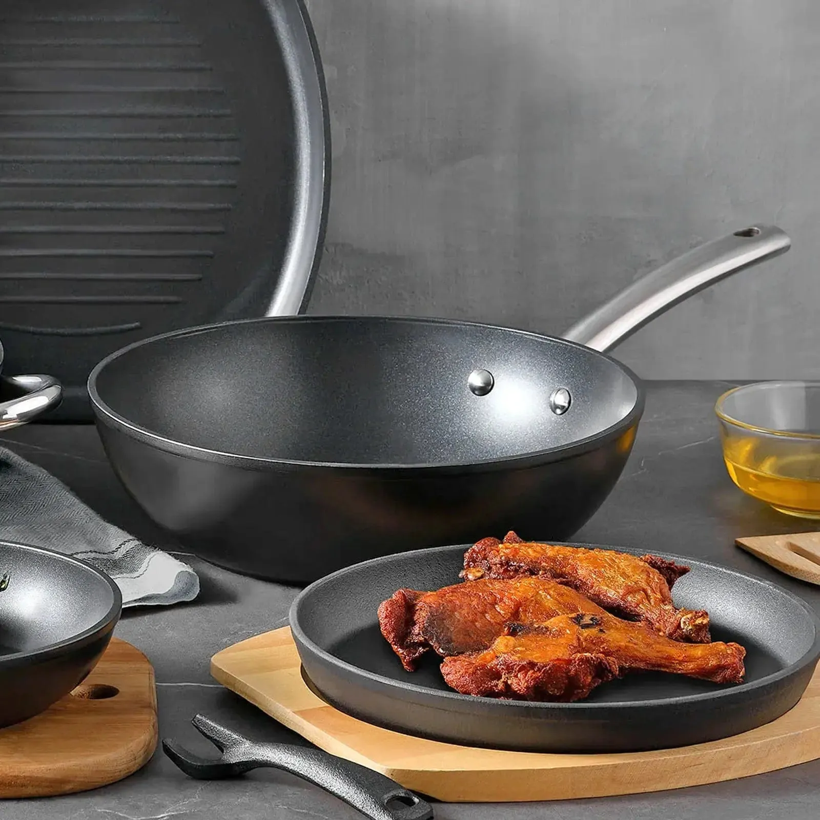 MasterPro Foodies Wok Forged Aluminium Non-Stick Black Silver 28cm