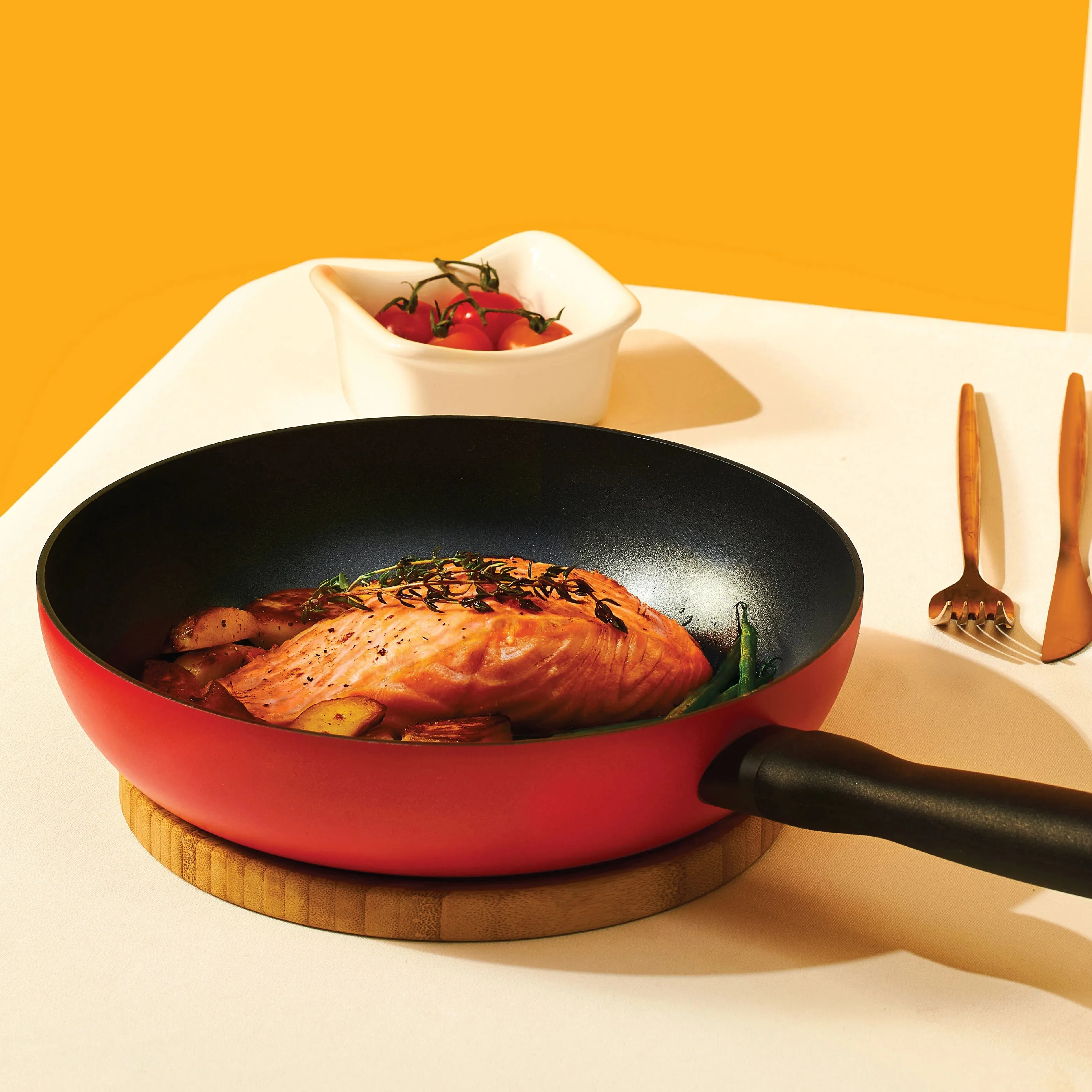 Meyer Bauhaus 2 pcs set (Nonstick Casserole, 2.8 Litre, 20Cm   Open Frypan 20Cm ), with Interchangeable Lid, Red