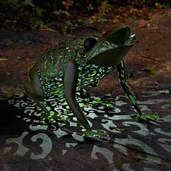 Silhouette Frog Solar Garden Light