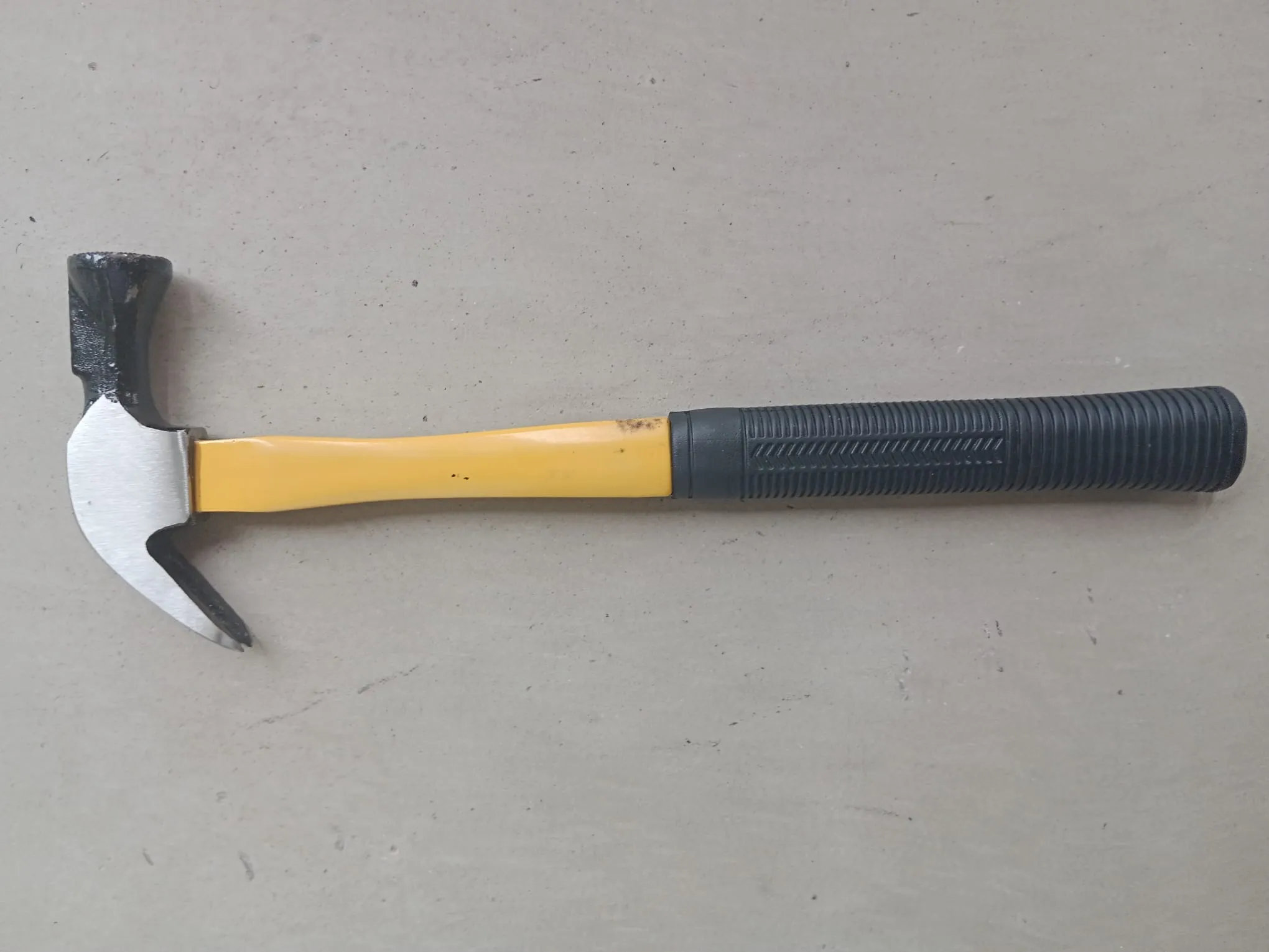 Yh Fibreglass Claw Hammer 27mm (Yellow) | Model: HAM-YH-CH27F